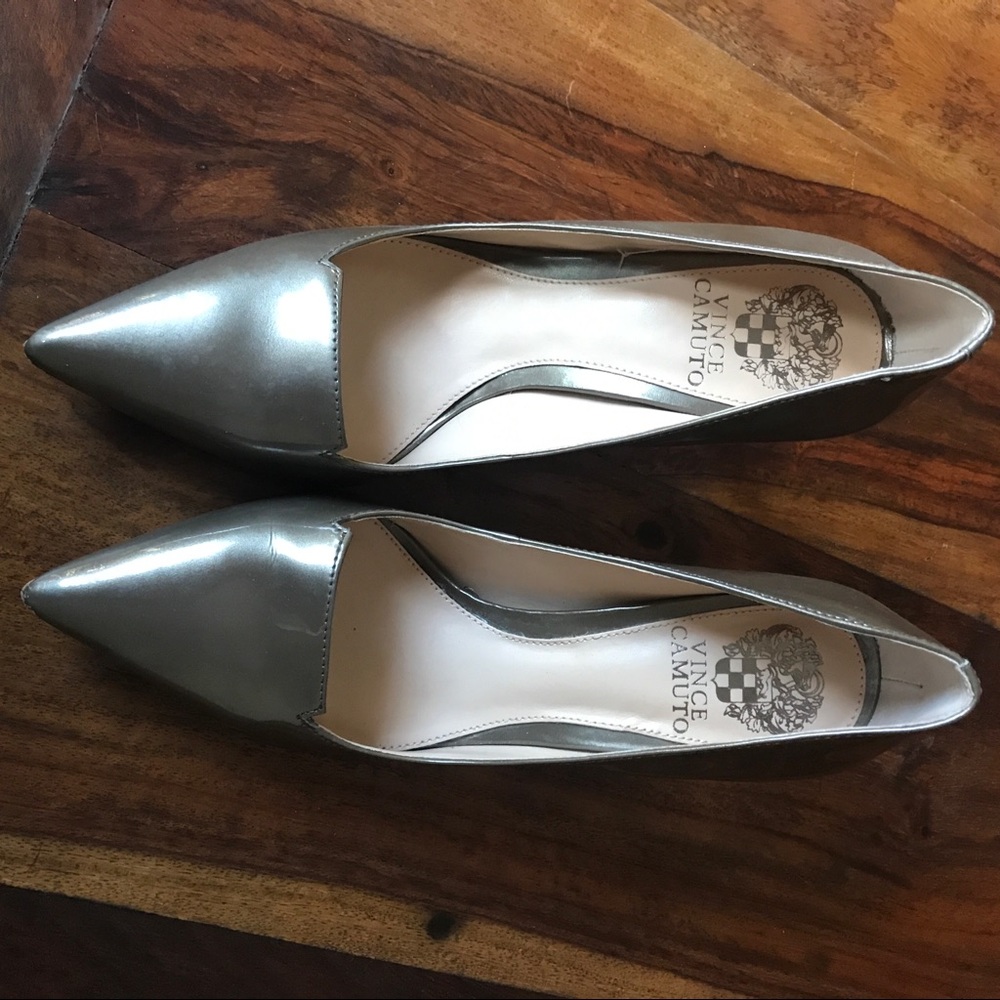 Bronze patent leather shoes